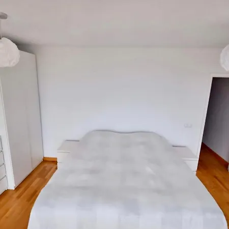 Beautiful Renovated Beach House With Panoramic Seaviews Nyaraló *