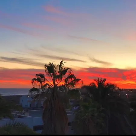 Beautiful Renovated Beach House With Panoramic Seaviews Nyaraló